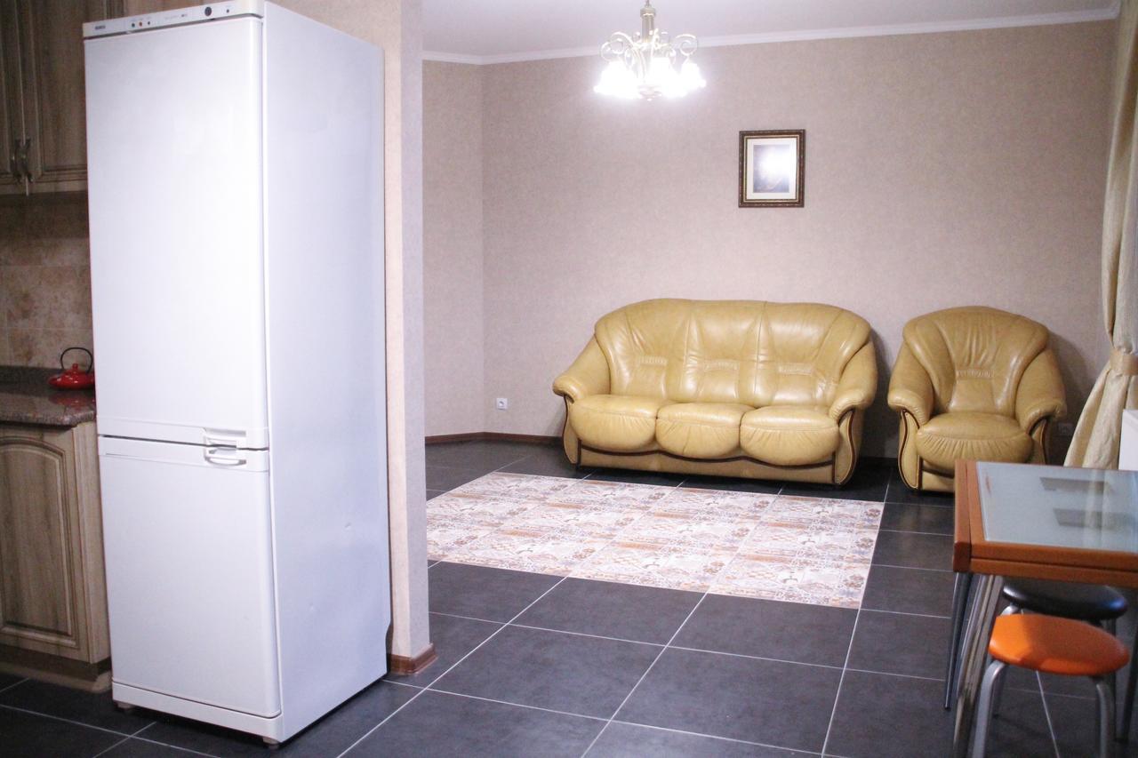 On Lukyanovska Apartment Kyiv