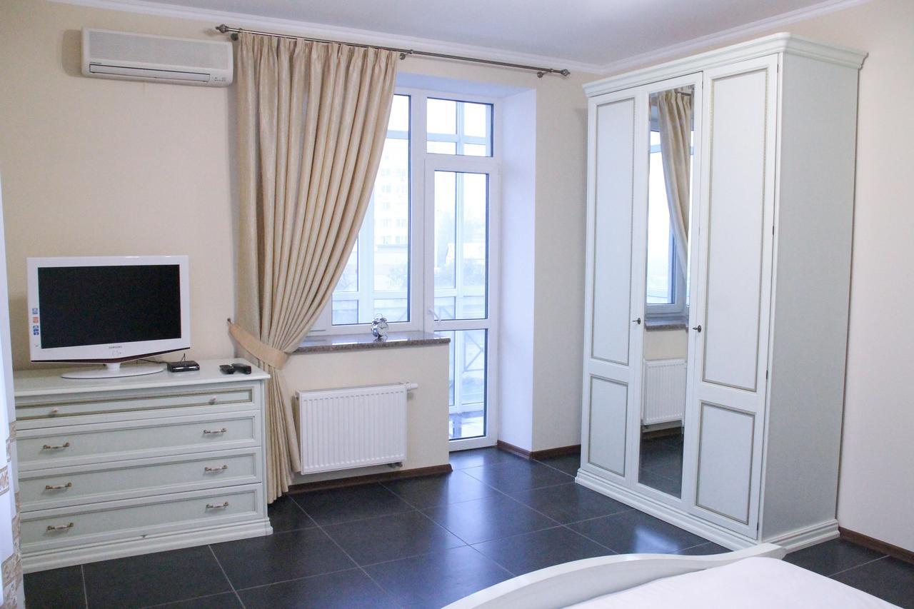 Apartment On Lukyanovska